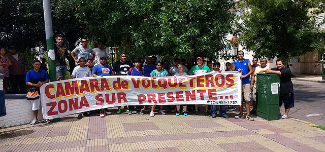 Volqueteros se manifestaron frente a la Municipalidad de Lomas - InfoRegión