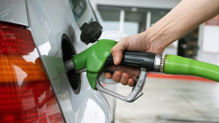 La venta de combustible sigue retrocediendo