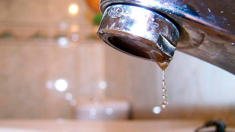 AySA anuncia nuevos cortes del suministro de agua potable