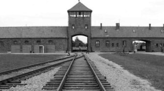 Auschwitz1200