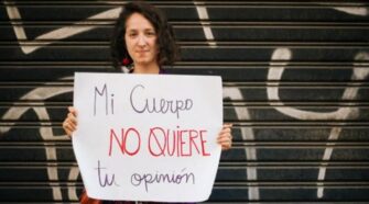 Piropo, del elogio al acoso