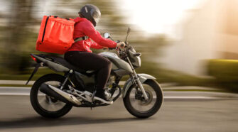 Repartidor en moto