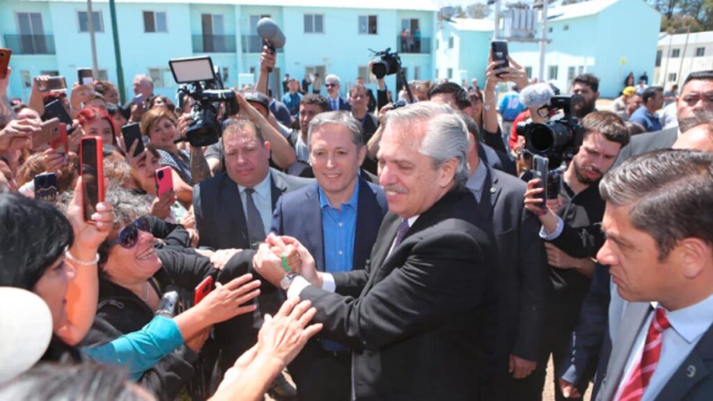 El Presidente inauguró viviendas en Esteban Echeverría