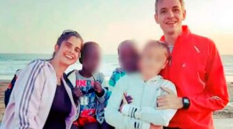 hermanitos africanos abandonados en Argentina