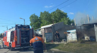 una familia en la calle