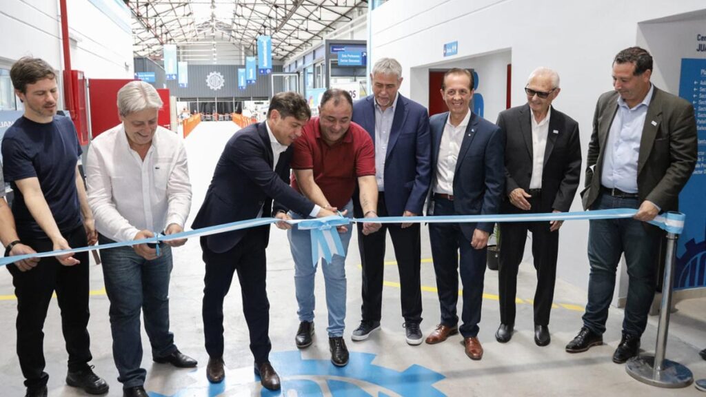 El Gobernador inauguró un centro de entrenamiento de la UOM en Avellaneda