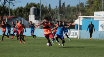 Brown de Adrogué disputó un amistoso con Villa San Carlos, el último de la pretemporada.