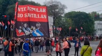 Protesta del Frente Popular Darío Santillán por recortes en comedores