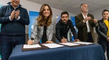 Tolosa Paz y Fabiani firmaron convenios por la niñez en Almirante Brown
