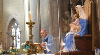 Con Nuestra Señora de la Paz, en la Casa de la Virgen de Luján