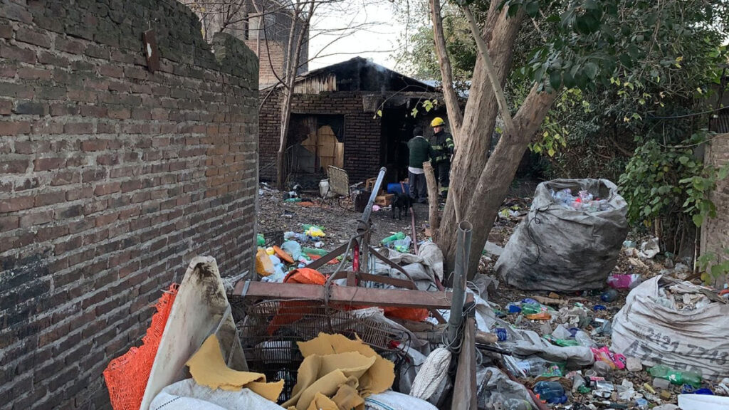 El fuego arrasó con una vivienda en Longchamps