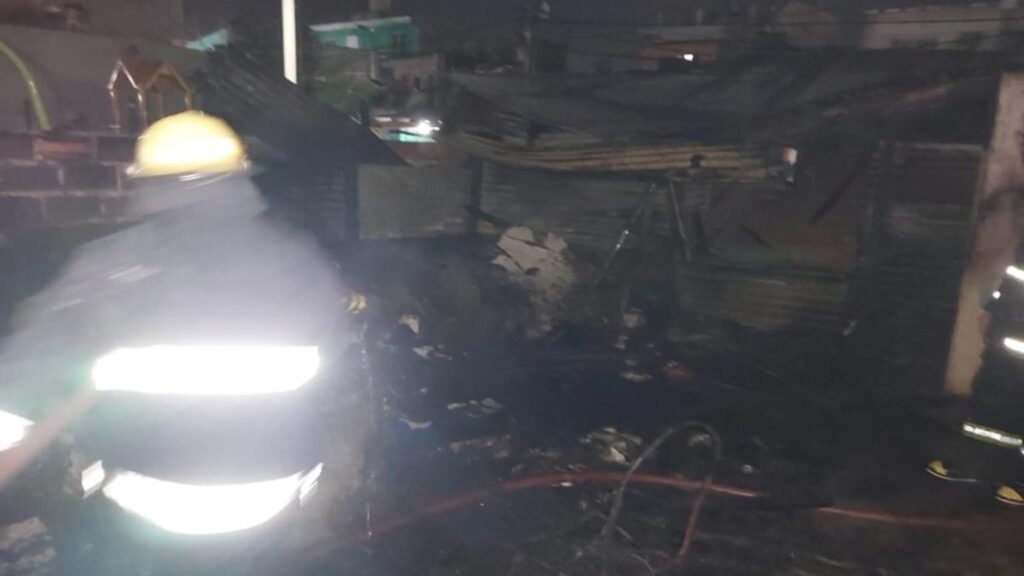Se prendió fuego un merendero de 9 de Abril