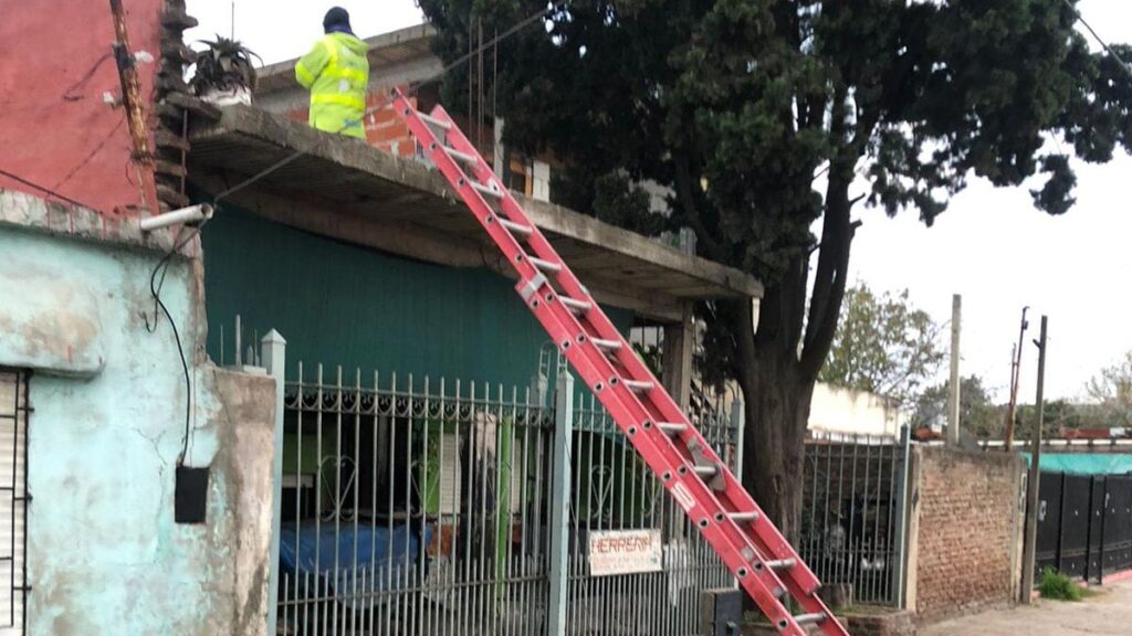 Rescate en altura en Malvinas Argentinas
