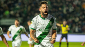 Milton Giménez se queda en Banfield