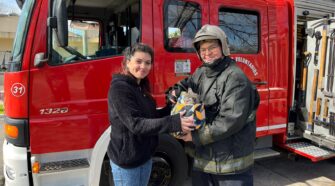 Rescate exitoso de un gato por los Bomberos Voluntarios de Lomas de Zamora