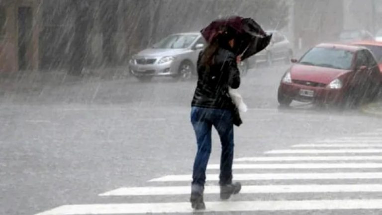 Alerta por tormentas en el AMBA: el SMN emitió alertas de nivel amarillo y naranja por lluvias intensas, ráfagas y posible caída de granizo