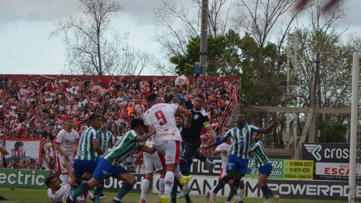 Talleres de Remedios de Escalada - CA Los Andes 1:1 (Primera B  Metropolitana 2021 Clausura, 10. Spieltag)