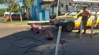 Lanús: Un camión arrancó el tendido eléctrico