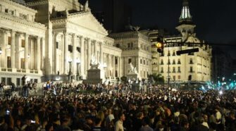 Cacerolazo en Congreso