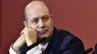 Federico Sturzenegger frente al DNU