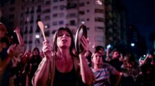 Cacerolazos contra la ley omnibus