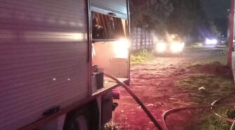 Grandes pérdidas materiales por un incendio en Longchamps