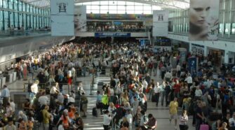 Cancelación de vuelos por el paro nacional.