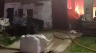 Incendio generalizado en una fábrica de Lomas de Zamora