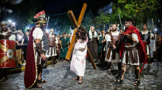 Emocionante Vía Crucis en Almirante Brown