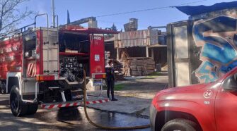 Incendio en una maderera de Llavallol