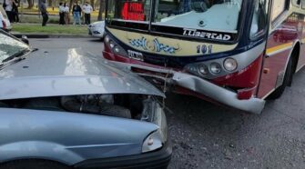 choque entre un colectivo y un auto, Burzaco