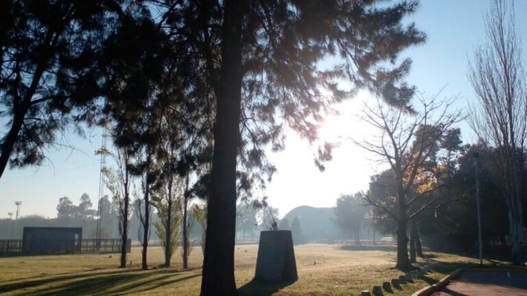 Amanecer bajo cero en la zona sur del Conurbano
