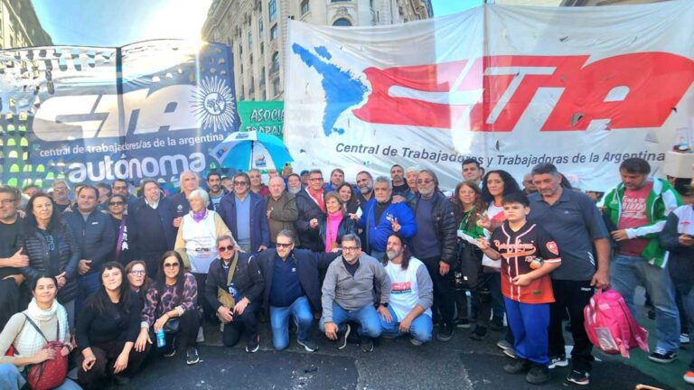 Centrales obreras movilizan por el endeudamiento de las familias