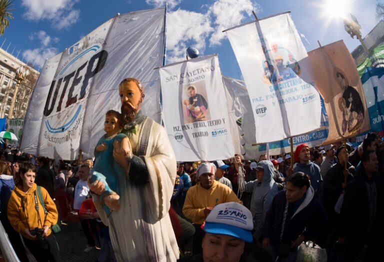 Marcha de San Cayetano: la UTEP, la CGT y las CTA se movilizaron contra las políticas de Milei