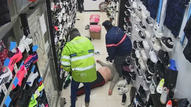 Lomas de Zamora: Golpearon a una embarazada y se llevaron el dinero recaudado de su local