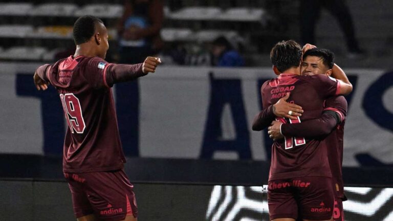 Lanús goleó a Talleres en Córdoba