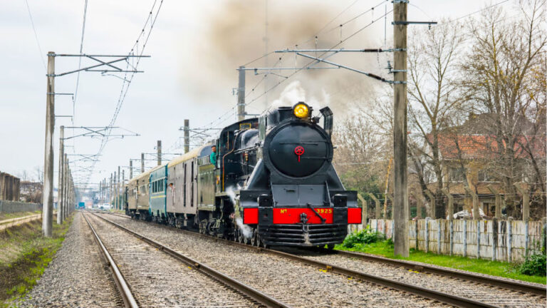 El Ferroclub Escalada rescató una locomotora de 1927 y la hizo viajar 190 kilómetros